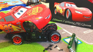 Cars 3 Toys What S Inside 300 Sphero Ultimate Lightning Mcqueen Cars 3 Road To The Races Part 2 Youtube