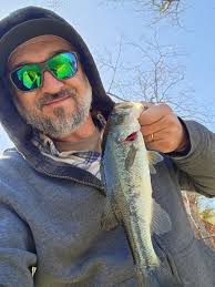 How to catch large fish that are jumping out of the water?