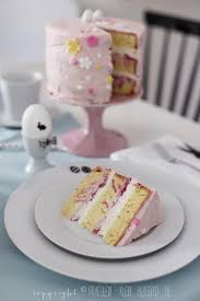 Ein Gedeckter Ostertisch Und Ein Sweet Table Kuchen Und Torten Leckereien Lecker Backen