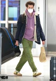 Полное имя — эндрю рассел гарфилд (andrew russell garfield). Andrew Garfield Fan On Twitter Andrew Garfield At The Airport Heading Home Https T Co Quuio5lycx Twitter