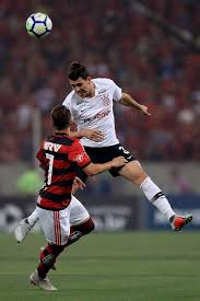 49' rómulo otero (corinthians) wins a free kick in the attacking half. Everton Ribeiro Photostream Everton Maracana Stadium Brazil