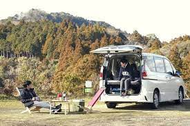 車中泊初心者にオススメのシュラフは封筒型 その理由とは キャンプ アウトドア情報メディアhinata 車中泊 シュラフ 車