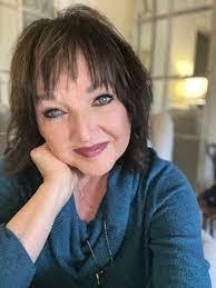 Veronica Mcglothlin's Instagram, Twitter & Facebook