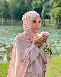 Foto terkini anak siti nordiana dengan bekas suami pelakon faizal yusof soya lemon. Macam Kakak Adik Je Ala Cantiknya Tampil Sedondon Anak Siti Nordiana Raih Perhatian Ramai Dah Besar Dah Keluarga