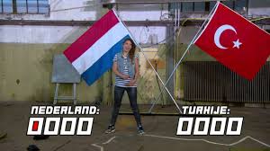 We hadden een tijdje ruzie met turkije omdat nederland vorig jaar een turkse minister het land uit stuurde. Olie Voetballen Turken Vs Nederlanders 2 Youtube