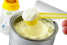 Bayi tidak makan/minum apa apa selain susu ibu. Berapa Susu Tepung Dimasukkan Ke Dalam Botol Bayi Dan Kanak Kanak 2021