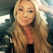 Stacey Saunders's Instagram, Twitter & Facebook