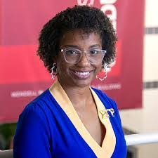 Lindsey Herl's Instagram, Twitter & Facebook