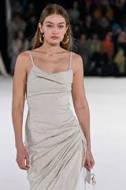 Jun 23, 2021 · gigi hadid hasn't had a major night out in more than a year. Gigi Hadid Confirms She Was Pregnant On The Catwalks At Fashion Month British Vogue