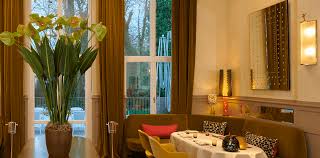 In the united kingdom, popular interior design and decorating programs include 60 minute makeover , changing rooms , and selling houses. Design La Maison Hotel Saarlouis