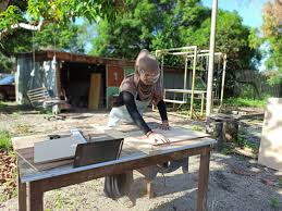 Kemahiran hidup bersepadu tingkatan tiga 3 projek kerja kayu khb tingkatan 3 tahun 2012. Nak Pastikan Impian Jadi Realiti Wanita Ini Sanggup Ketepi Perasaan Takut Hasilnya Memang Berbaloi Rumah Pusaka Berubah Wajah Viral Mstar