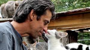 Christopher Arsenault, una vita per i gatti. Muore nel tentativo di  salvarne più di 200 da un incendio