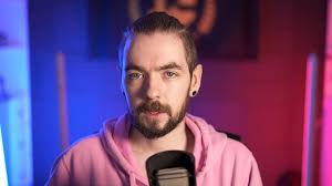 In september 2013, he entered pewdiepie's shout out competition and was one of several channels who won, where he went from 2,000 to 15,000 subscribers and pounced upon the opportunity to improve. What Happened To Jacksepticeye Youtuber Announces Internet Return