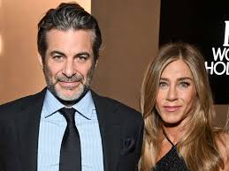 Jennifer Aniston and Jim Curtis Cuddle Up in Rare New Easter Selfie
