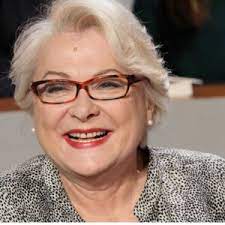 Josiane balasko was born on april 15, 1950 in paris, france as josiane balaskovic. Josiane Balasko Biographie News Photos Et Videos Tele Loisirs