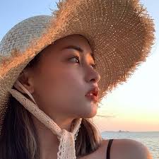 海辺 防止 フィッシャーマン ハット 紫外線 日よけ 極細 ビーチハット ラフィア 帽子 つば広 麦わら 夏 折りたたみ 麦わら帽子 レディース  かわいい 極細 旅行用 ラフィア 麦わら 帽子 レディース 夏用 海辺用 つば 広の ビーチハット 紫外線 防止 サンシェード ...