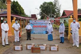 Hikmahnya ada, agar kita mendekatkan diri kepada allah. Honda Malaysia Sumbang Bantuan Banjir Pelindung Muka Dan Komputer Riba Gohed Gostan
