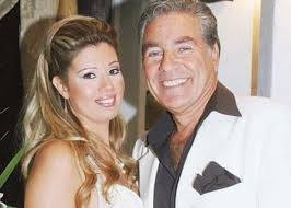 يتواجد فريق عمل مسلسل الحرير المخملى فى المنطقة الصناعية اليوم الثلاثاء بمدينة 6 أكتوبر، لتصوير عدد من. Ù‡Ù† Ø¨ÙŠÙ†Ù‡Ù† Ø±Ø§Ù†ÙŠØ§ ÙØ±ÙŠØ¯ Ø´ÙˆÙ‚ÙŠ 3 Ø²ÙŠØ¬Ø§Øª ÙÙŠ Ø­ÙŠØ§Ø© Ø§Ù„ÙÙ†Ø§Ù† Ù…ØµØ·ÙÙ‰ ÙÙ‡Ù…ÙŠ