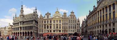 Bruxelles est un nom de lieu qui prête à confusion, car il est utilisé simultanément pour désigner l'ensemble de la région bruxelloise, composée de 19 communes, et la ville de bruxelles, capitale de la belgique. Hd Wallpaper Belgique Belgium Brussels Bruxelles Grand Place Building Exterior Wallpaper Flare