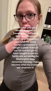 Laney🍊 (@pokadotflowers)