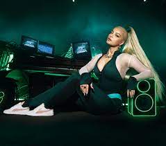 Bebe rexha has written songs for many singers like nick jonas and also selena gomez. Bebe Rexha Hot Shoelove By Deichmann