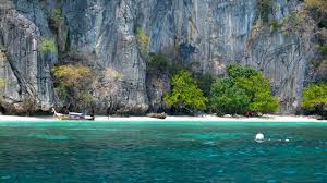 Situated in batu ferringhi, 70 metres from tanjung bungah beach and 13 km from penang national park, g beach front villa features accommodation with free wifi, air conditioning, a shared lounge. Monkey Beach Penang National Park Imgur