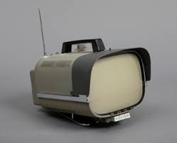 Survivor, yetenek sizsiniz türkiye, masterchef gibi programlar reyting rekorları kırmaktadır. Tv8 301 Portable Television 1959 Objects Collection Of Cooper Hewitt Smithsonian Design Museum