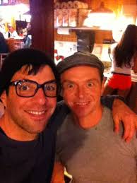 Zach, Simon, Benedict, and Chris watch boxing at Hooters!