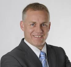 Cornelia hütter (born 29 october 1992) is a world cup alpine ski racer from austria. Svp Schweiz Acht Mal Pro Tag Findet Ein Angriff Auf Eine Polizistin Oder Einen Polizisten Statt