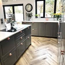 Ikea axstad schubladenfront matt weiß axstad schubladenfronten haben eine matt weiße oberfläche mit weicher linienführung und dekorativem axstad 2 p door corner base cabinet set dark gray 13x30 ikea in 2020 dark grey kitchen cabinets ikea kitchen cabinets dark grey kitchen. Ikea Grey Copper Handles Kitchen Room Design Open Plan Kitchen Living Room Kitchen Layout