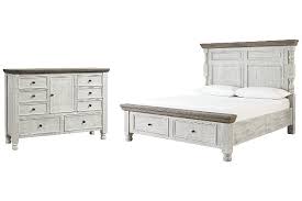 Robust legs lend a hearty, substantial look that feels right at home. Havalance Queen Poster Bed With 2 Storage Drawers With Dresser Ashley Furniture Homestore