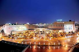 In kuantan, as in almost every major city, a large shopping center dominates the cityscape: 30 Tempat Menarik Di Kuantan Pahang Terbaru 2021 Destinasi Terbaik