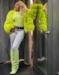 Blige brings in 2018 with her signature 90's bop go mary video. Mary J Blige Facebook