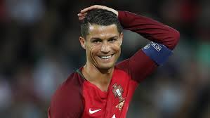 Das geschätzte vermögen von cristiano ronaldo beträgt 450 millionen euro. Cristiano Ronaldo Emotionale Worte Zum 10 Geburtstag Von Sohnchen Cristiano Jr