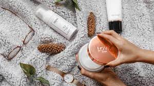 Exposing your hair directly to the elements can be extremely damaging for your hair, whether that's the harsh sun rays of summer or the stark temperatures of winter. Winter Hair Care Cold Weather Hair Routine Tips For Dry Hair