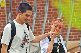 In a question and answer session with students, maisie was. Maisie Williams Licks Boyfriend Reuben Selby While Out In London