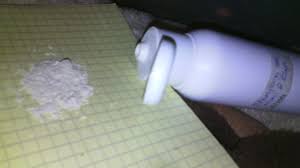 Voici une recette simple et facile pour faire un shampoing fait maison pour votre chien. Shampoing Sec Pour Chiens Fait Maison Barbara Beaute Bio Fait Mains