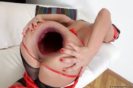 Секс с большой дыркой в жопе - порно фото EbutShlyuh