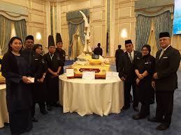 Kalendar cuti umum dan cuti sekolah 2021. Malaysia Airports Twitterissa Tanggal 9 September 2019 Ini Merupakan Hari Keputeraan Yang Di Pertuan Agong Al Sultan Abdullah Ri Ayatuddin Al Mustafa Billah Shah Dan Wargakerja Kami Di Sama Sama Hotels Klia Telah Bersama Sama Memeriahkan Suasana Semasa