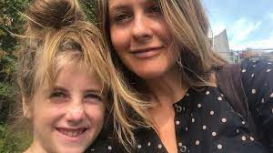 If you have good quality pics of alicia silverstone, you can add them to forum. Clueless Star Alicia Silverstone Badet Mit Ihrem Sohn 9 Promiflash De