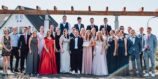 Siegburg Christliche Gesamtschule Erstes Abi Geschafft 33x Das Abitur Geschafft Rheinische Anzeigenblaetter De