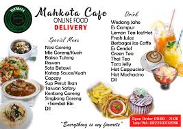 Selain es campur legendarisnya, di warung ini menyediakan menu nasi rawon dan soto ayam yang rasanya masih otentik. Mahkota Cafe Beranda Facebook