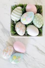 25 Creative Uses For Plastic Easter Eggs Upcycle Easter Egg Painting Easter Egg Crafts Easter Egg Decorating