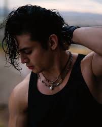 Omar Holguín (@animalx99) • Instagram photos and videos