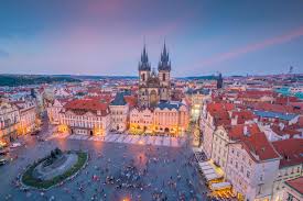 Praga, república tcheca (horário central europeu), zonas horárias. Praca Da Cidade Velha Em Praga Republica Checa 1310032 Foto De Stock No Vecteezy