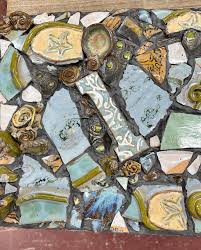 Who has the best members? POTTERY 51! Our sweet member @nellyyolsmith  offered her skills to teach a mosaic class. We all had so much fun busting  up our failed pieces and creating