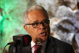 El ministro de Salud Pública pide al Colegio Médico suspender convocatoria  a marcha