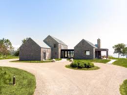 Photo 2 Of 12 In One Couple S Contemporary Coastal Retreat Celebrates Barn Style House Modern Barn House Modern Farmhouse Exterior