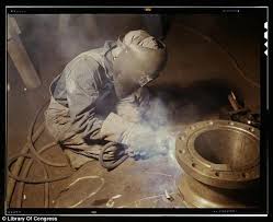 World War Two In Colour Extraordinary Photos Capture America S Men And Women Mobilising The Country For Battle Boilermaker Mesothelioma Boilermakers