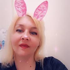 I'm having a gender reveal soon, is there any creators out there that  doesn't do a typical balloon pop or cannons? Our venue doesn't allow  glitter/ confetti Looking at a more unique